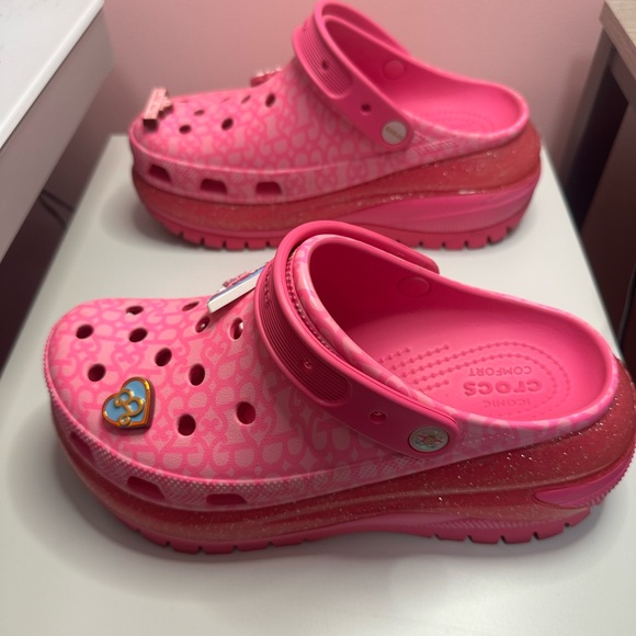 CROCS Women’s Barbie Pink Mega Crush Sandals - Picture 2 of 5
